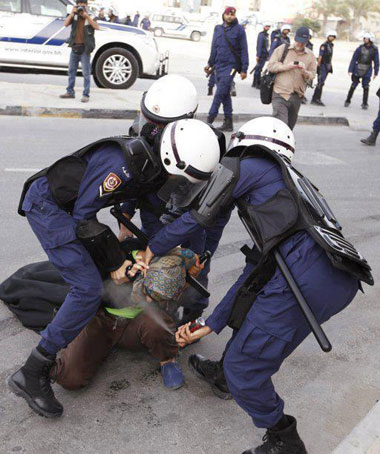 عکس زن مظلوم بحرینی